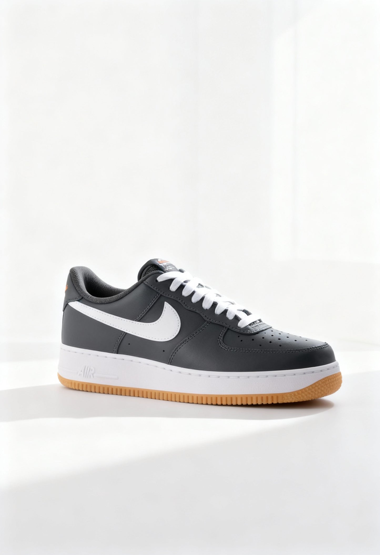 Nike - NIKE AIR FORCE 1 ’07 LV8