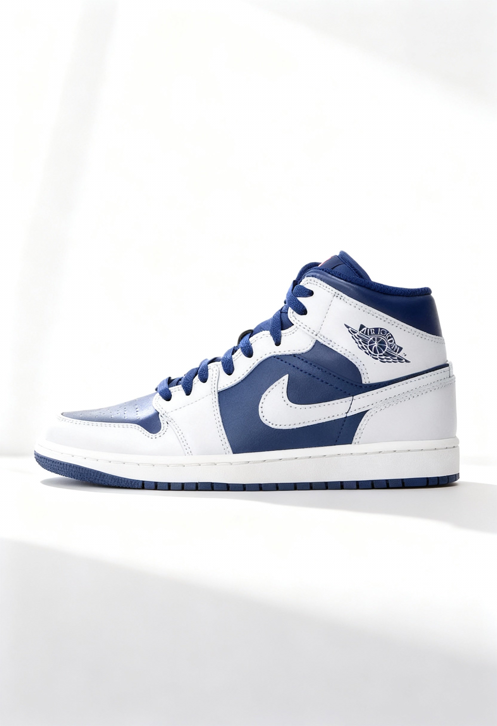 Nike - NIKE AIR JORDAN 1 MID