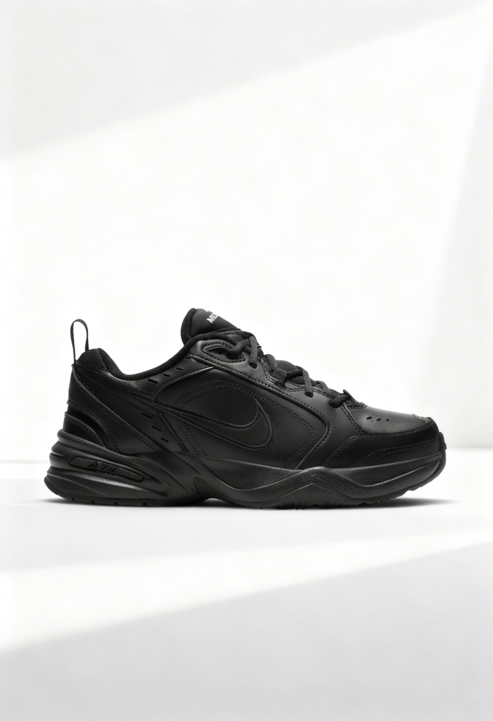 Nike - NIKE AIR MONARCH IV