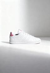 Adidas ADVANTAGE women's white leather sneakers with pink heel tab, classic round toe style.