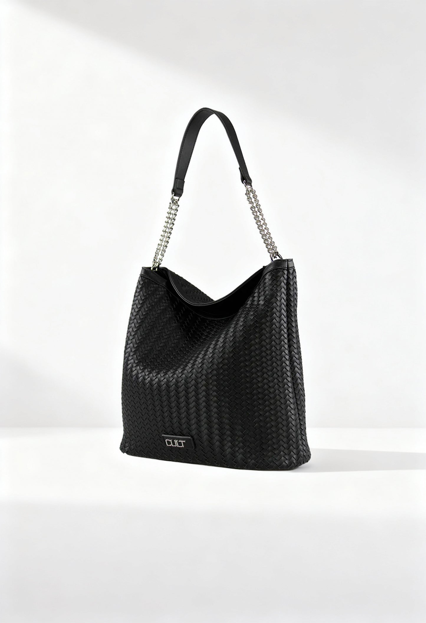 “Cult Women’s Black Woven Luxury Tote Bag X3EPWX010042 – authentic designer handbag available at France AJ Luxe, featuring Italian-inspired craftsmanship, chain leather handles, and premium woven fabric.”