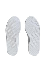 View of the durable rubber sole and tread pattern on the Adidas ADVANTAGE sneaker.